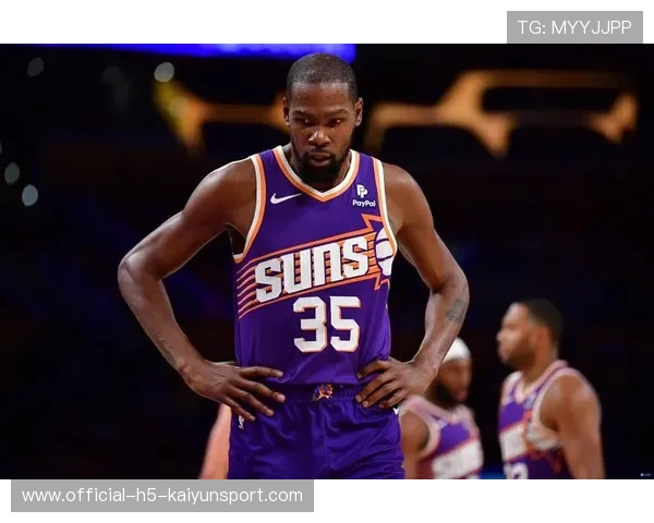 杜兰特干拔中投命中，菲尼克斯稳稳拿分